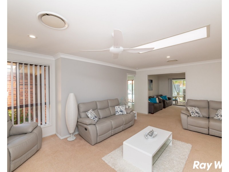 5 Lachlan Avenue, Tuncurry NSW 2428