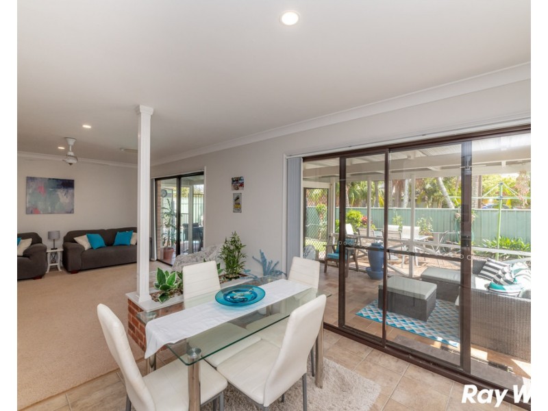 5 Lachlan Avenue, Tuncurry NSW 2428