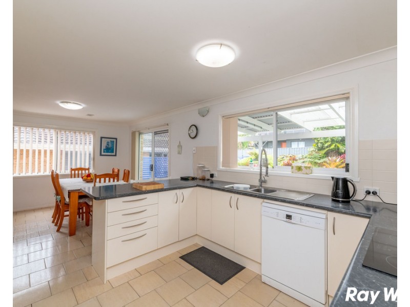 34 Lakeview Crescent, Forster NSW 2428