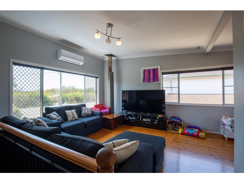 256 The Lakes Way, Tuncurry NSW 2428