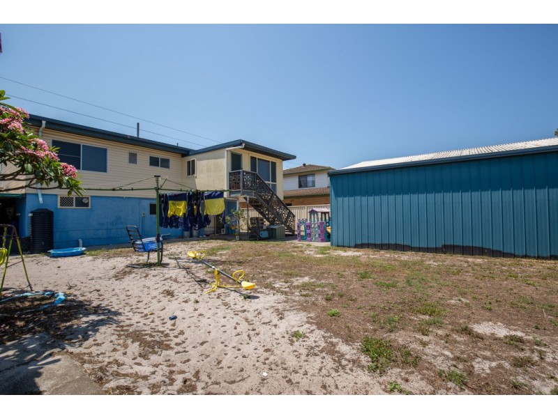 256 The Lakes Way, Tuncurry NSW 2428
