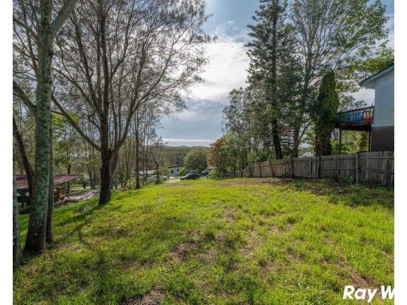 5 Lucas Avenue, Green Point NSW 2428