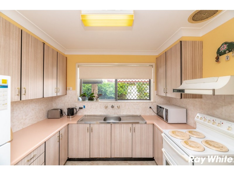 230 The Lakes Way, Tuncurry NSW 2428