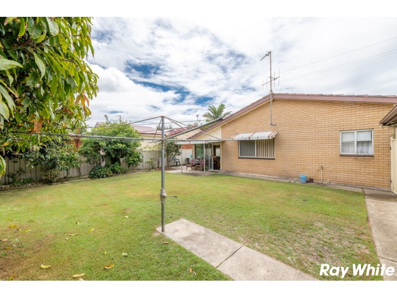 230 The Lakes Way, Tuncurry NSW 2428