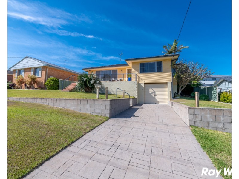 6 Lake vista Crescent, Forster NSW 2428