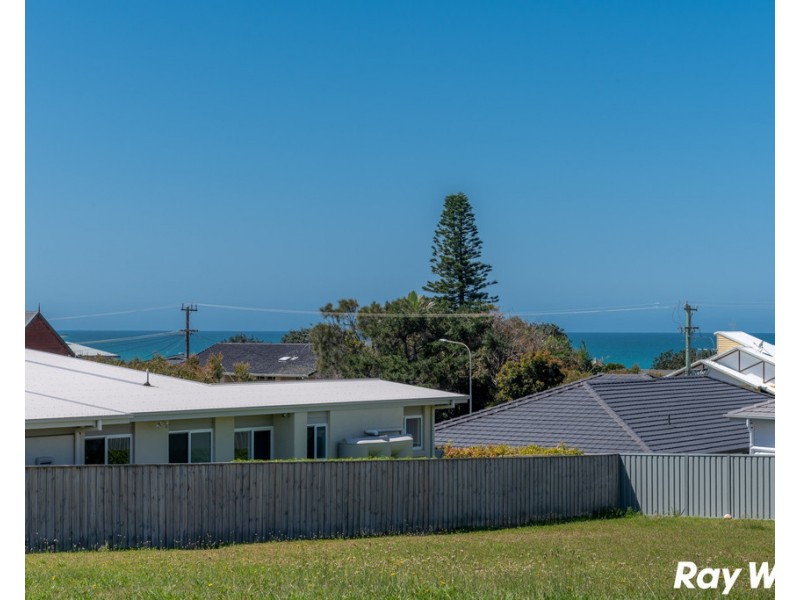 7 Pearl Place, Diamond Beach NSW 2430