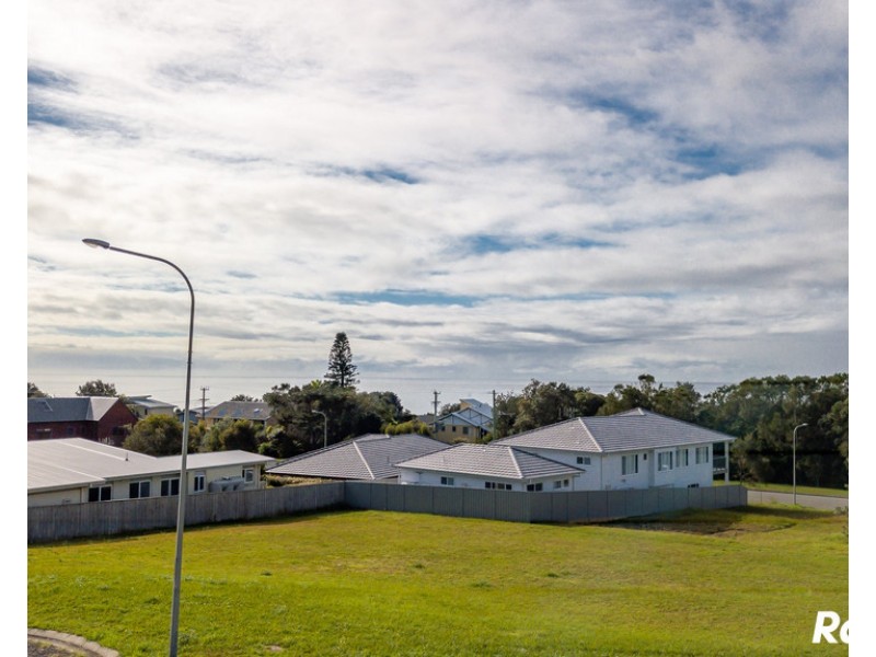 7 Pearl Place, Diamond Beach NSW 2430
