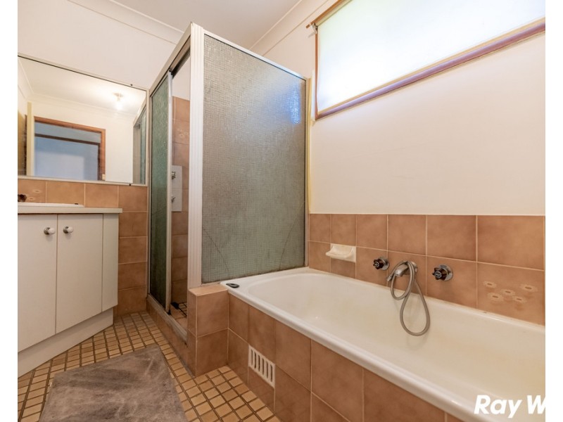 2 Bells Close, Forster NSW 2428