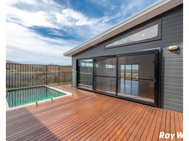 11 Narran Close, Forster NSW 2428