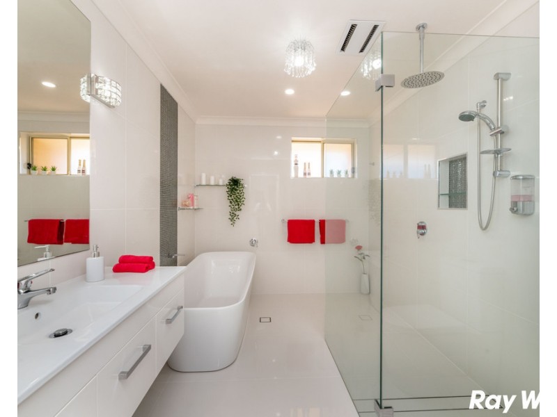 1/3 Greenview Close, Forster NSW 2428