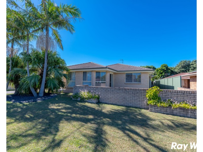 1/3 Greenview Close, Forster NSW 2428
