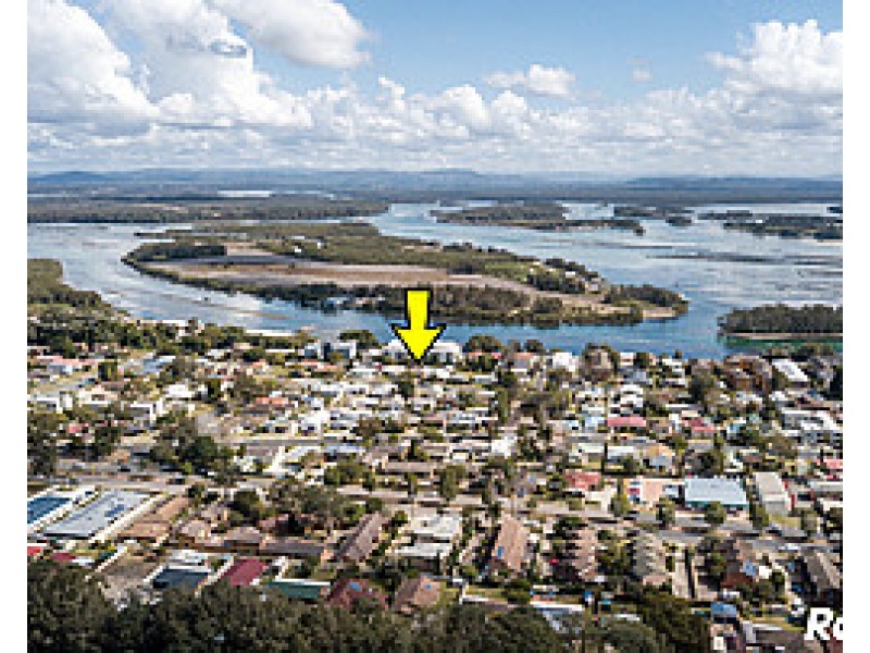 9 Douglas Avenue, Forster NSW 2428