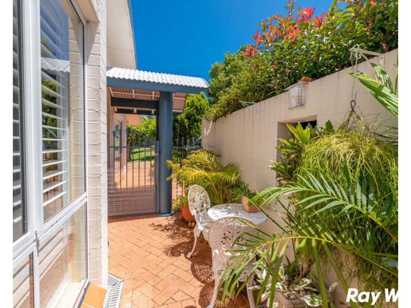 1/184 Kularoo Drive, Forster NSW 2428