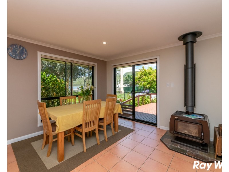 12 Windsor Street, Tarbuck Bay NSW 2428