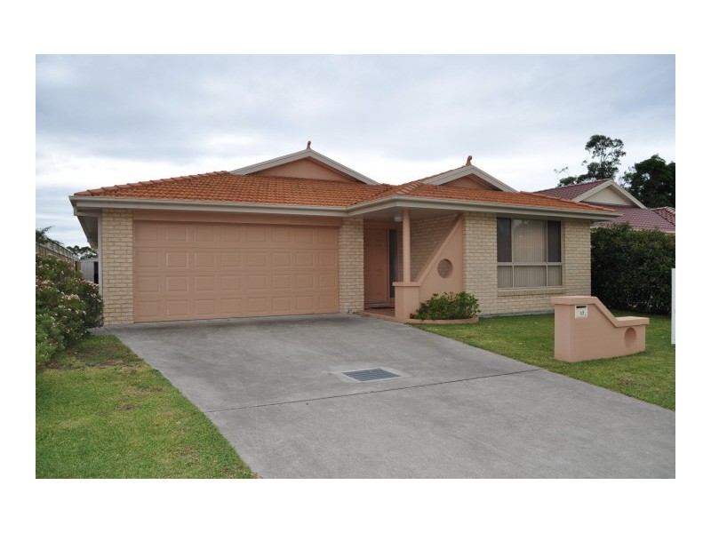 17 Robina Grove, Forster NSW 2428