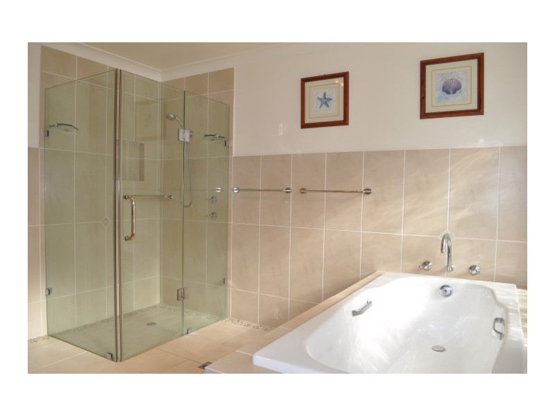 180 Kularoo Drive, Forster NSW 2428