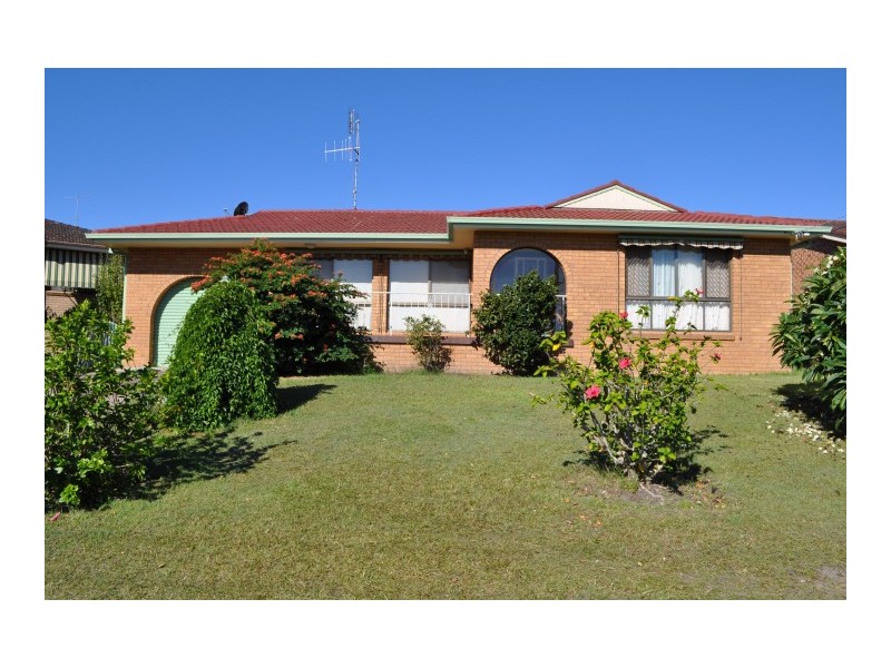 12 CARRIBEAN AVENUE, Forster NSW 2428