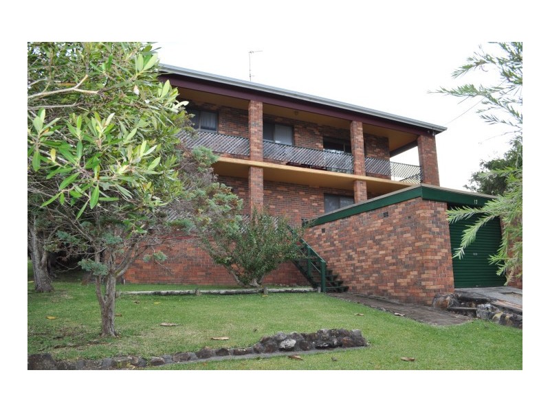 17  Emerald Drive, Green Point NSW 2428