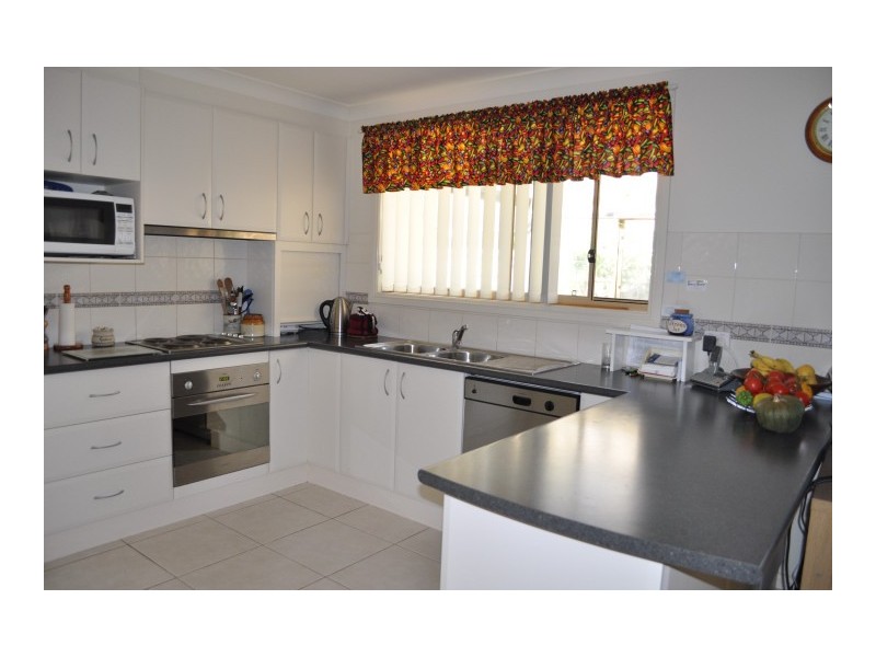 2/10 Riana Avenue (Facing Wamara), Forster NSW 2428