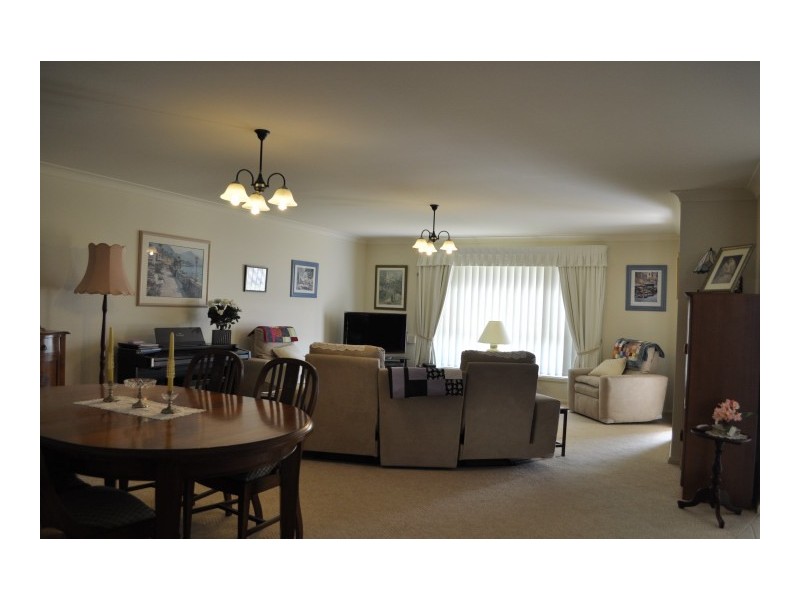 2/10 Riana Avenue (Facing Wamara), Forster NSW 2428