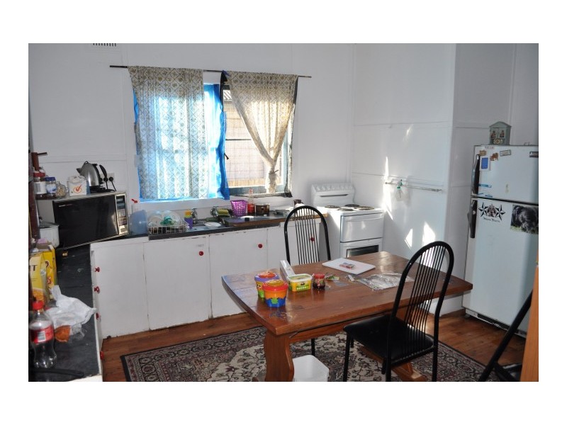 8  Douglas Avenue, Forster NSW 2428