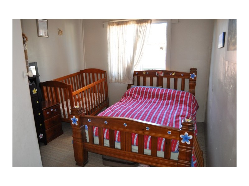 8  Douglas Avenue, Forster NSW 2428