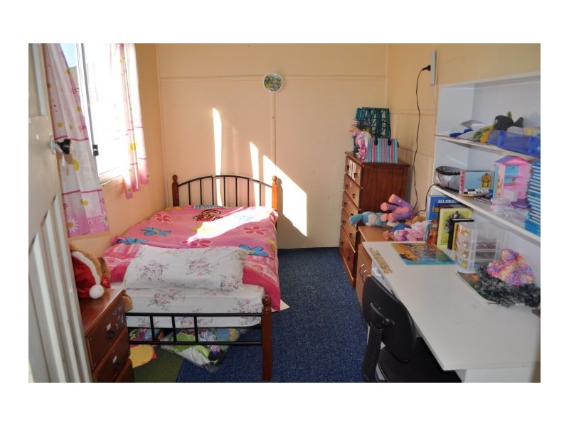 8  Douglas Avenue, Forster NSW 2428