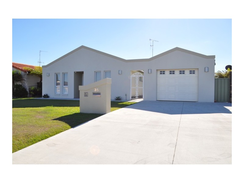 35 King George Pde, Forster Keys NSW 2428