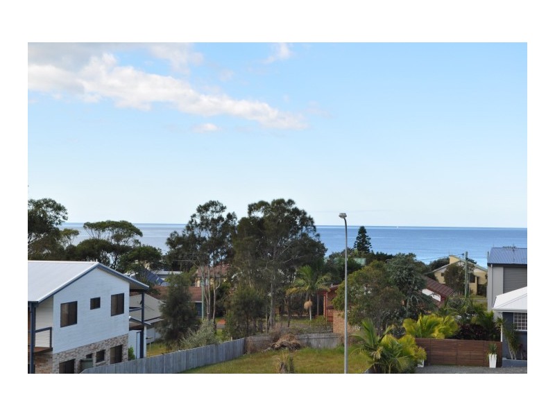 2/21 Emerald Drive, Diamond Beach NSW 2430