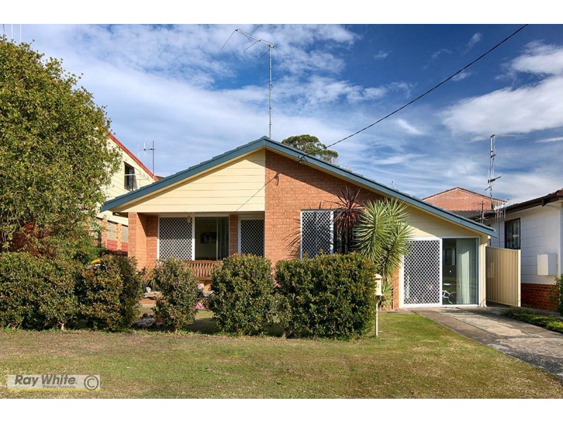 32 Garden Street, Forster NSW 2428