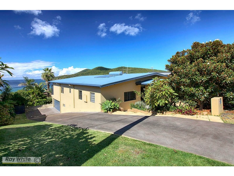 8 Lakeview Crescent, Forster NSW 2428