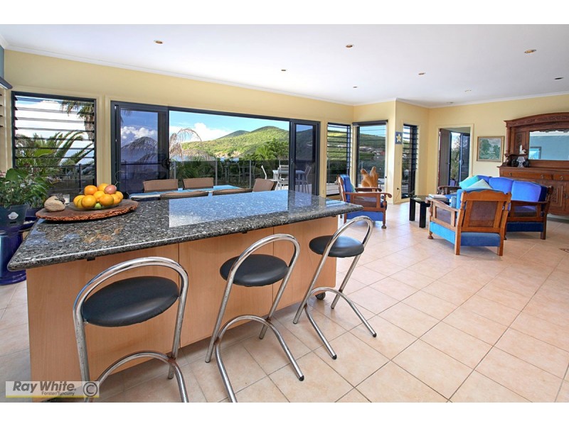 8 Lakeview Crescent, Forster NSW 2428