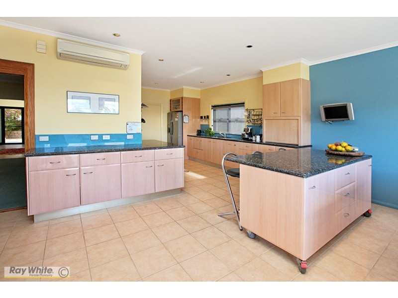 8 Lakeview Crescent, Forster NSW 2428