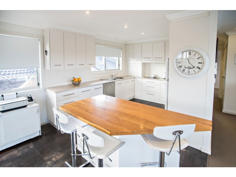 78 Lakeview Crescent, Forster NSW 2428