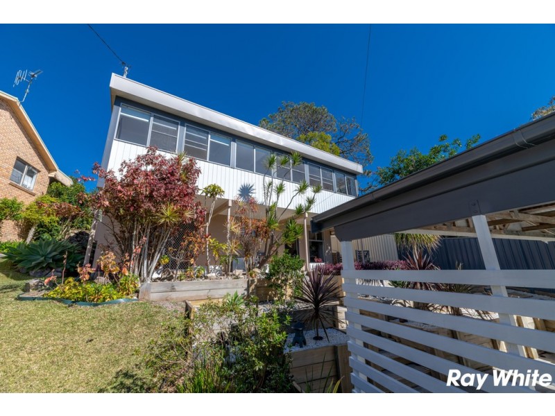 7 Seabreeze Parade, Green Point NSW 2428