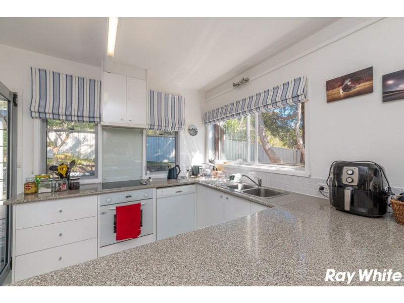 7 Seabreeze Parade, Green Point NSW 2428