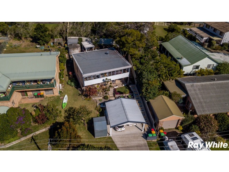 7 Seabreeze Parade, Green Point NSW 2428