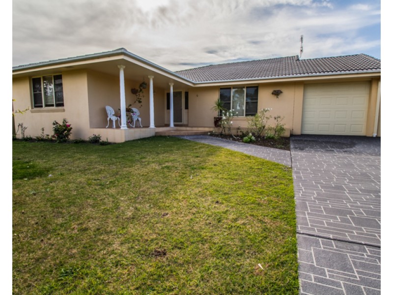 4 Tree View Place, Forster NSW 2428