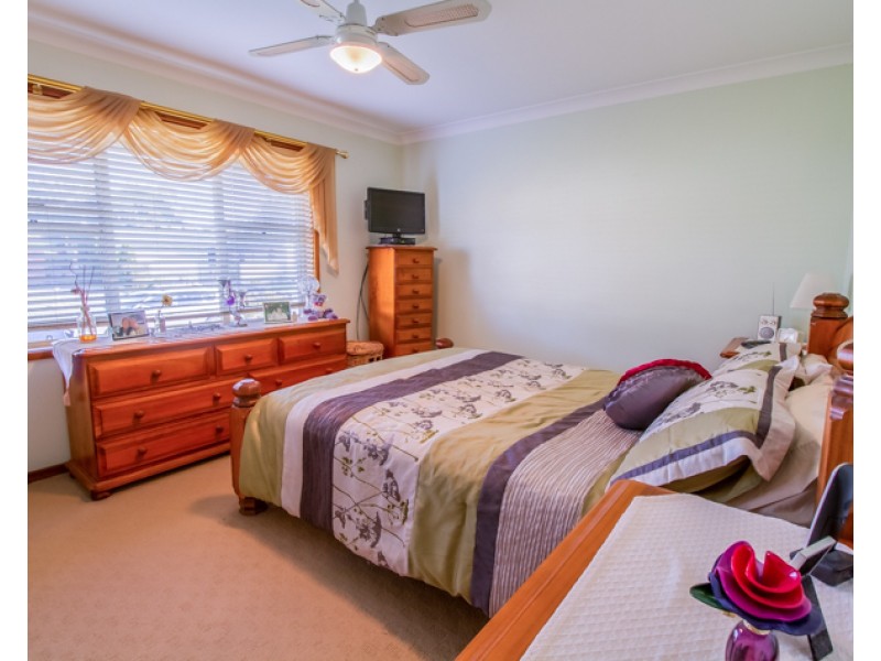 4 Tree View Place, Forster NSW 2428