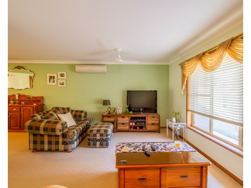 4 Tree View Place, Forster NSW 2428
