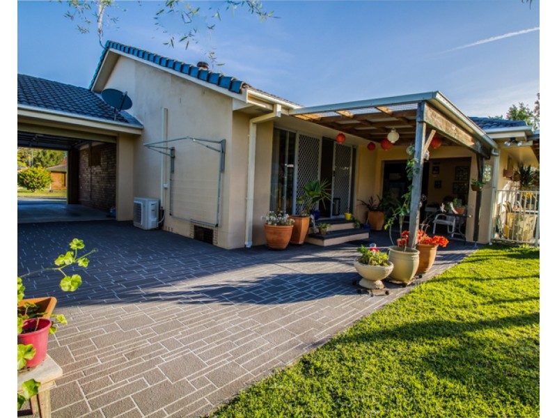 4 Tree View Place, Forster NSW 2428