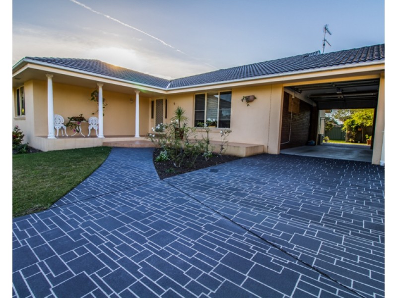 4 Tree View Place, Forster NSW 2428