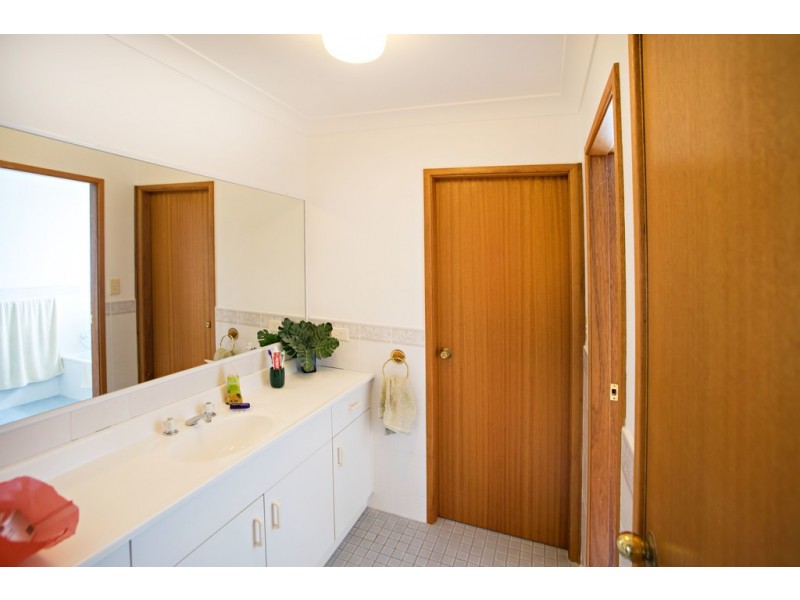 2/149 Kularoo Drive, Forster NSW 2428