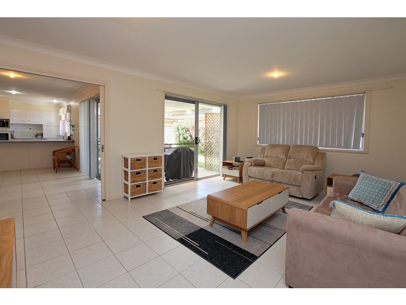 33 Livistona Drive, Forster NSW 2428