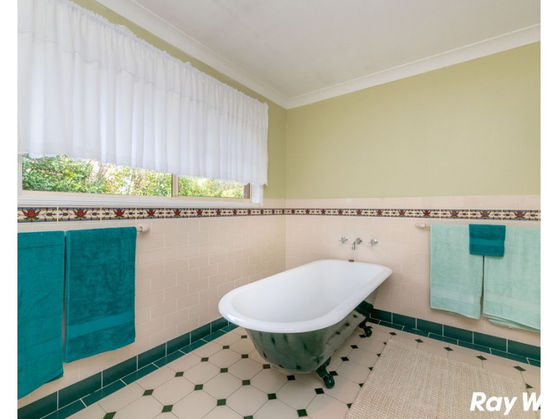 61 Lakeview Crescent, Forster NSW 2428