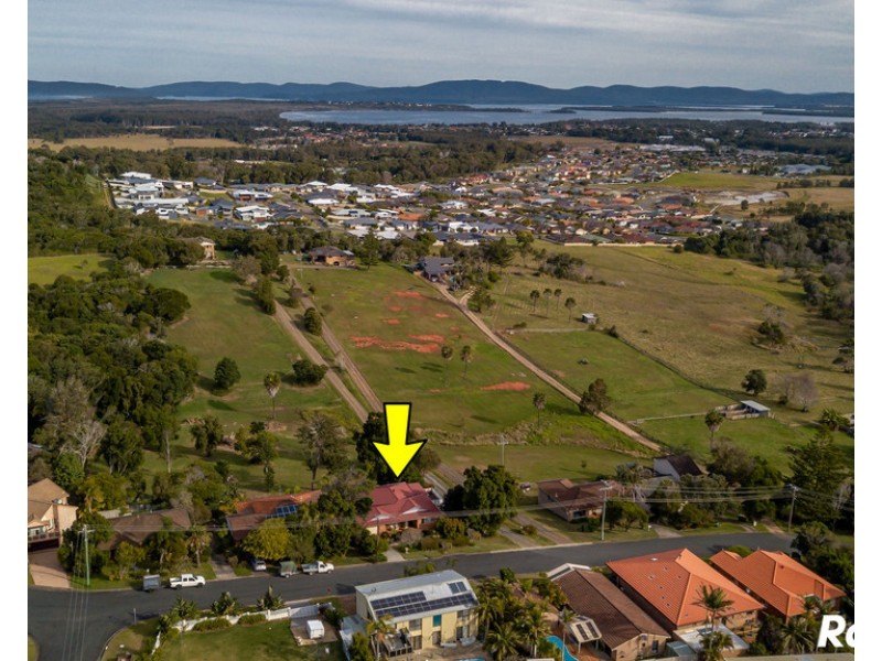 61 Lakeview Crescent, Forster NSW 2428