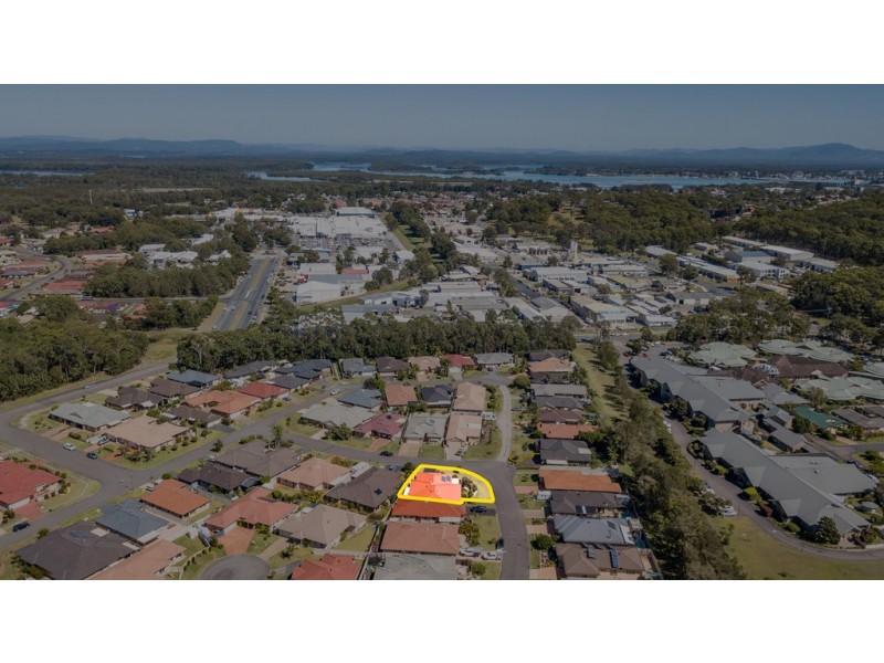 1/12 Nuwarra Circuit, Forster NSW 2428