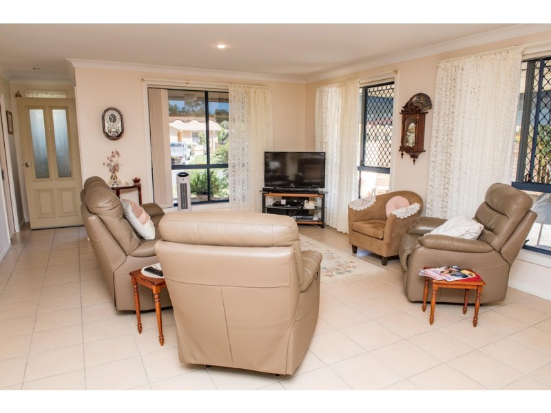 1/12 Nuwarra Circuit, Forster NSW 2428