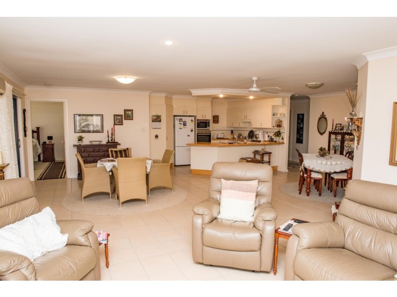 1/12 Nuwarra Circuit, Forster NSW 2428