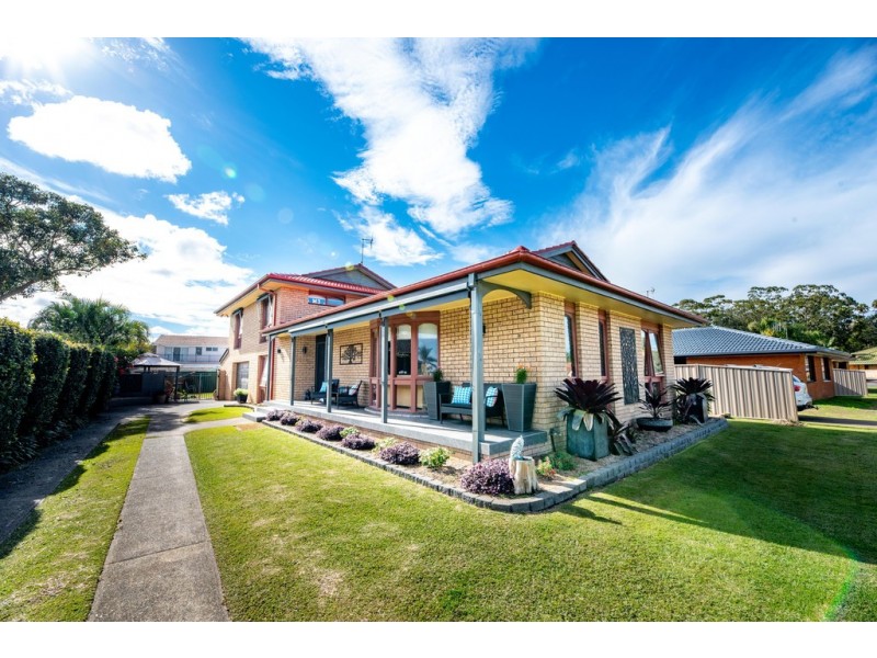 3 Sunset Place, Tuncurry NSW 2428